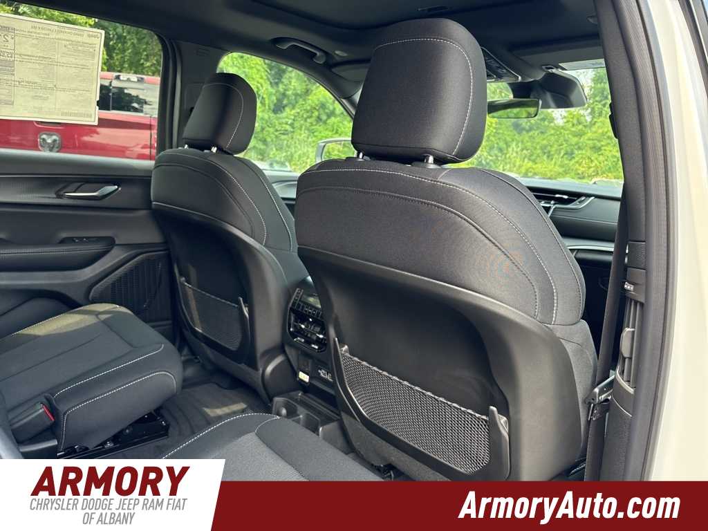 Thumbnail: 2025 Jeep Grand Cherokee L - 28