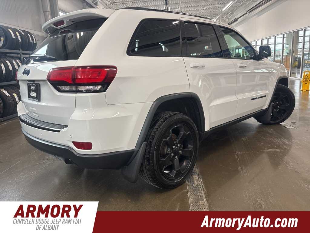 Thumbnail: 2018 Jeep Grand Cherokee - 4