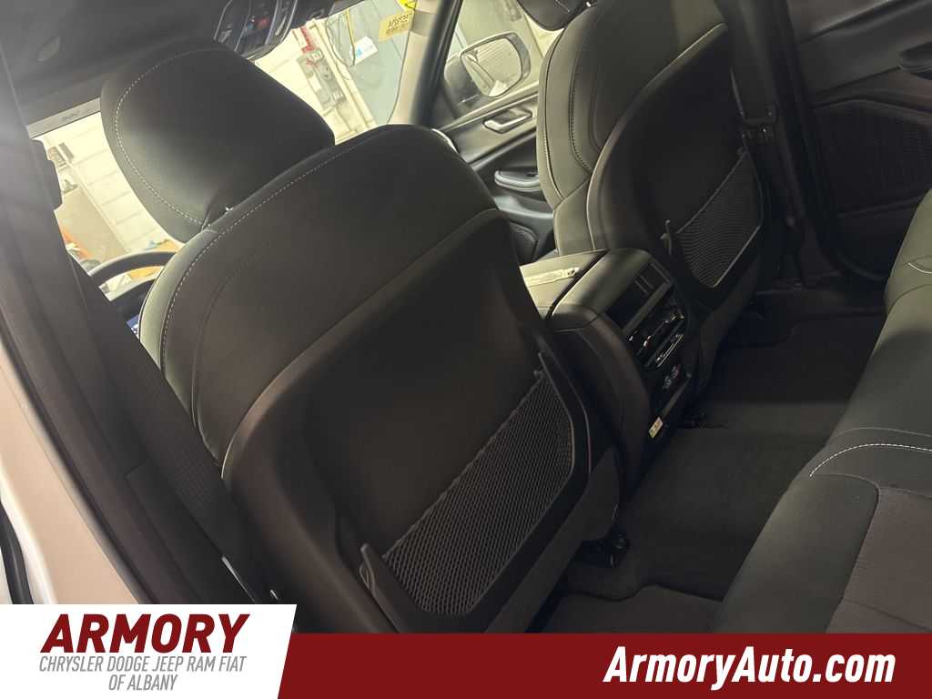 Thumbnail: 2026 Jeep Grand Cherokee - 25