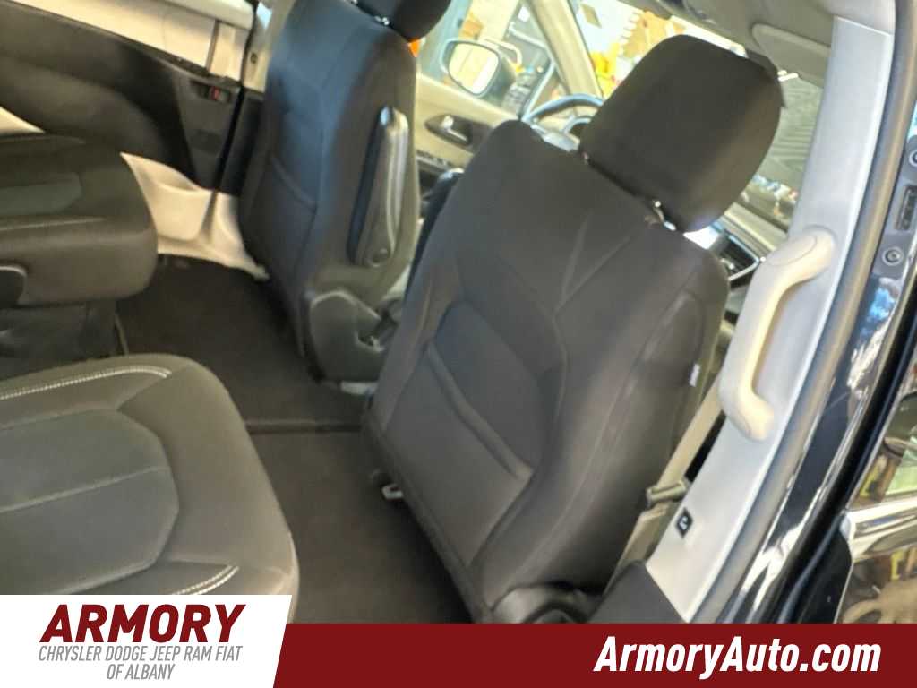 Thumbnail: 2022 Chrysler Voyager - 35