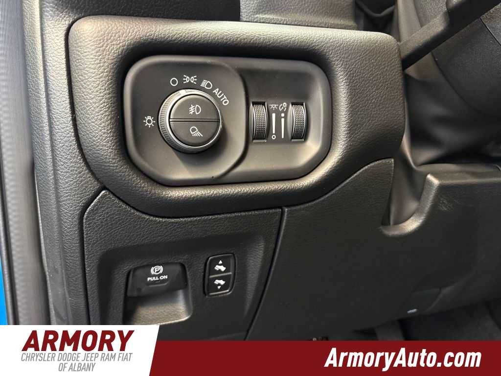Thumbnail: 2026 RAM 1500 - 10