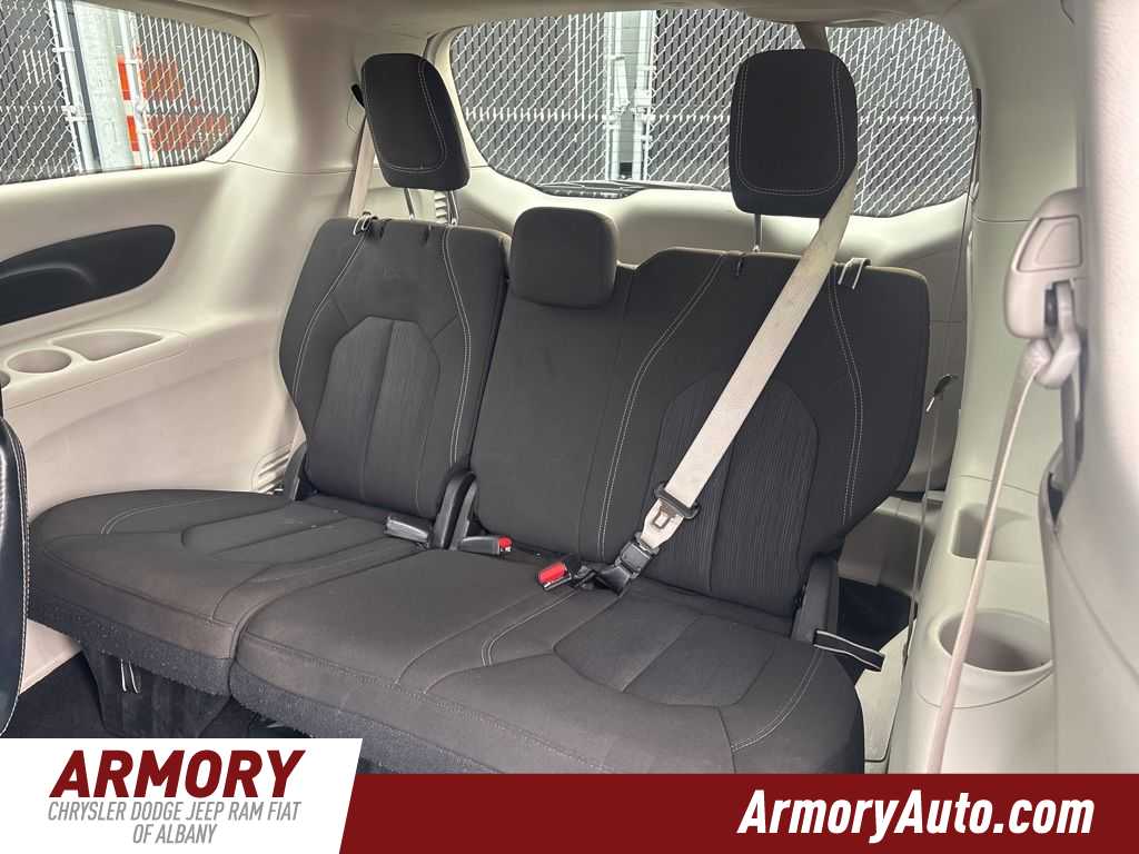 Thumbnail: 2022 Chrysler Voyager - 20