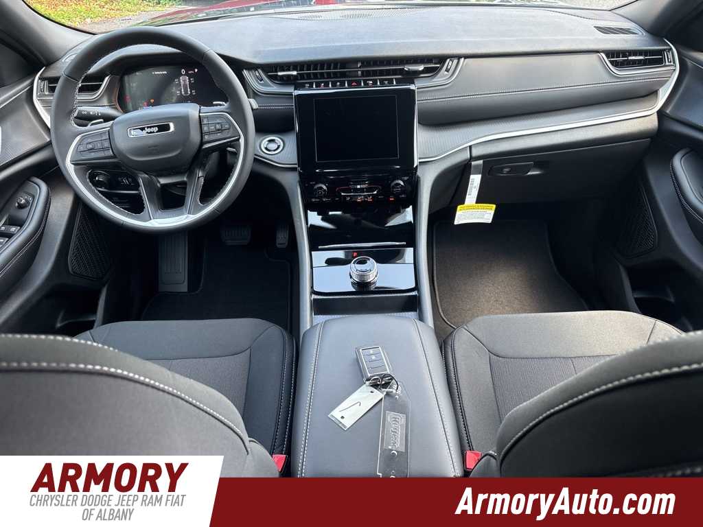 Thumbnail: 2025 Jeep Grand Cherokee - 30