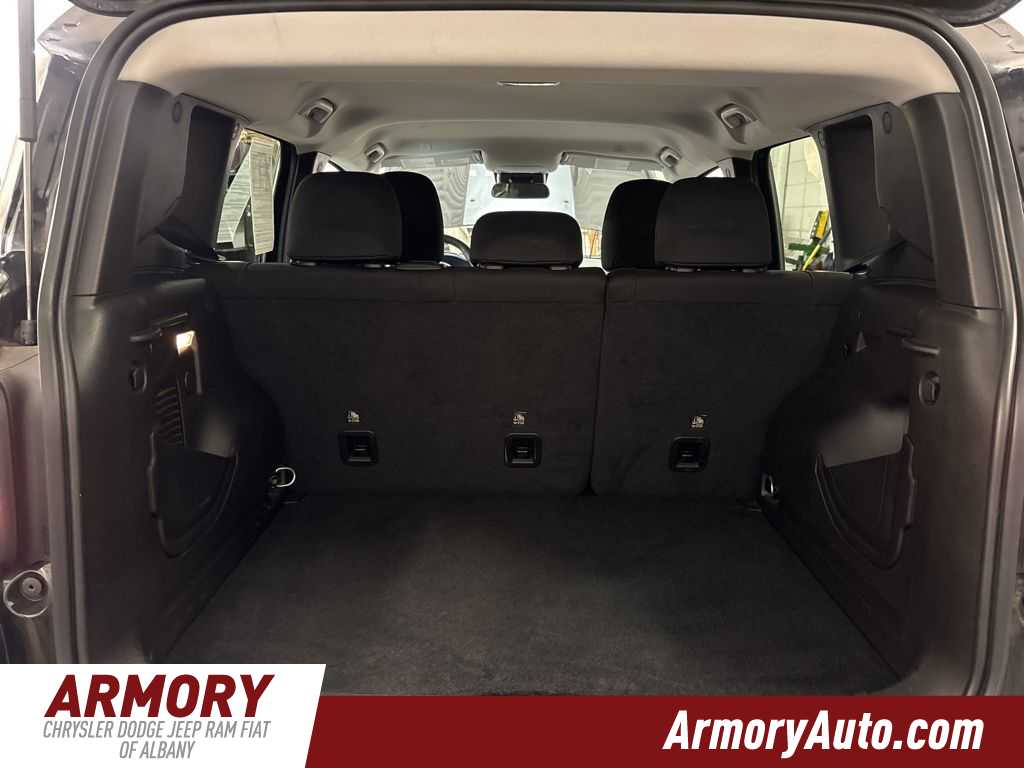 Thumbnail: 2023 Jeep Renegade - 30