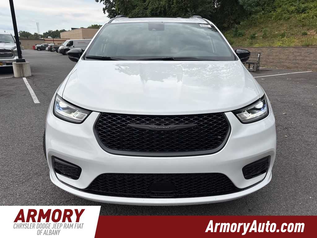 Thumbnail: 2026 Chrysler Pacifica - 2