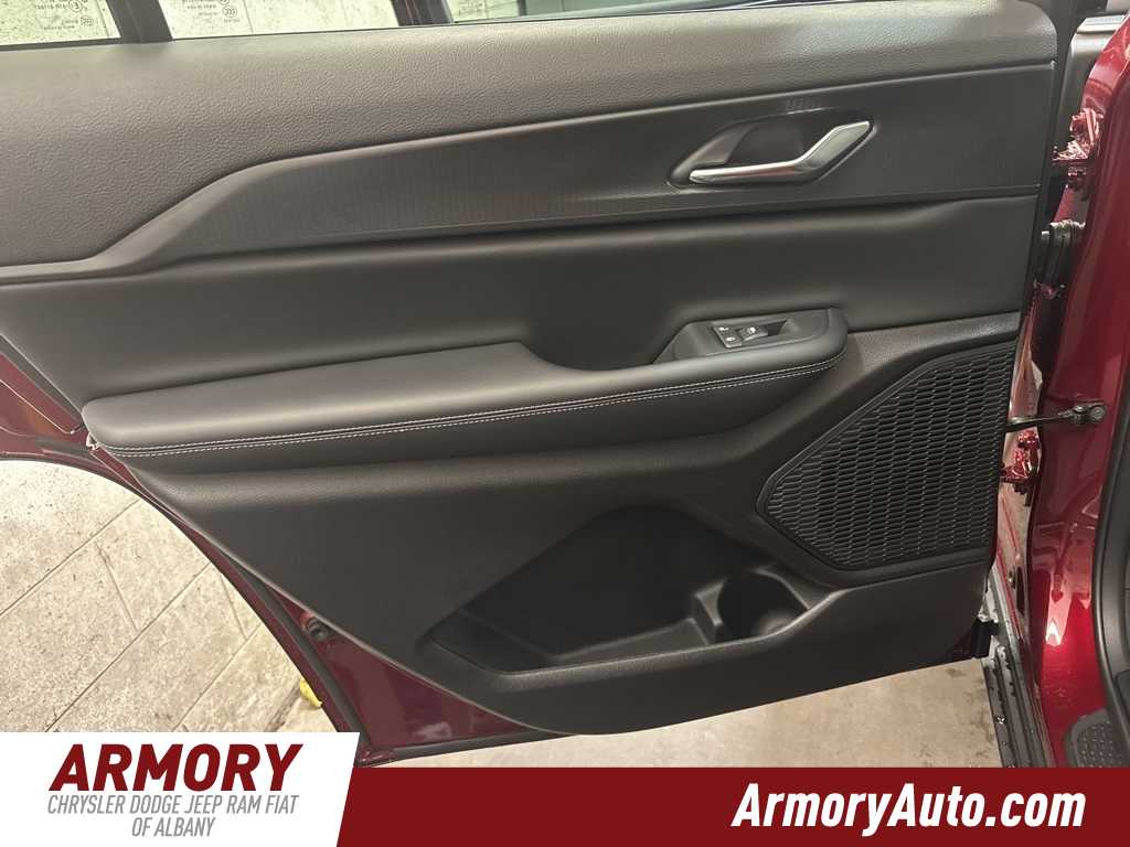 Thumbnail: 2025 Jeep Grand Cherokee L - 21