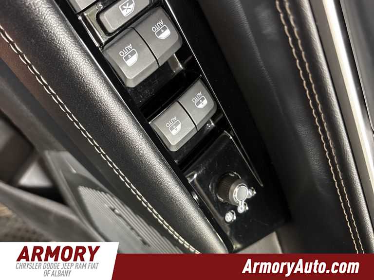 Thumbnail: 2024 Jeep Wagoneer - 9