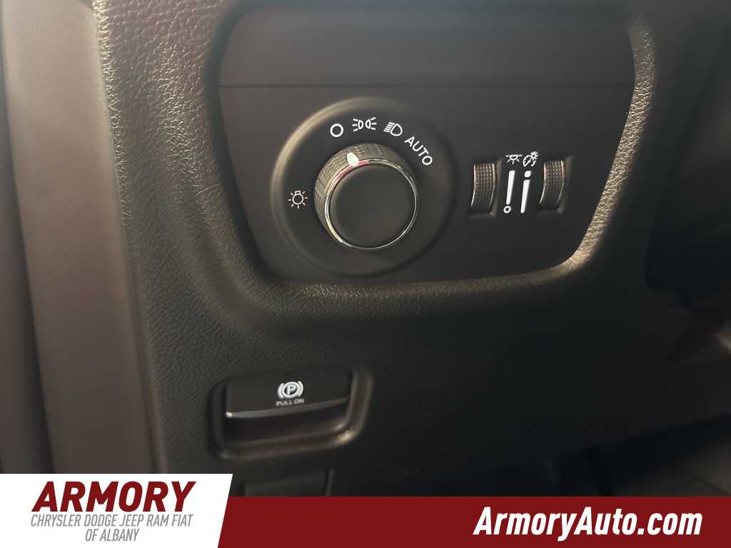 Thumbnail: 2025 Jeep Grand Cherokee - 10