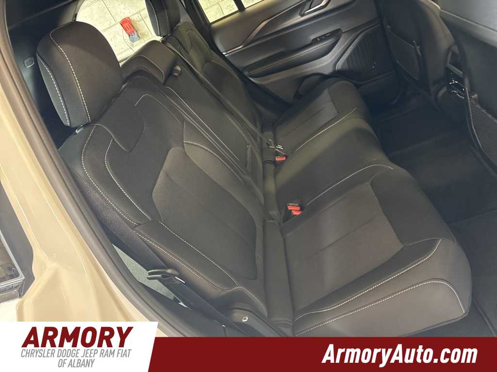 Thumbnail: 2025 Jeep Grand Cherokee - 31