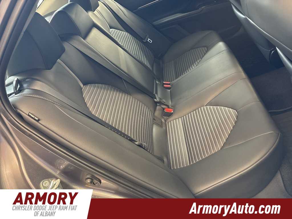 2018 Toyota Camry SE 27