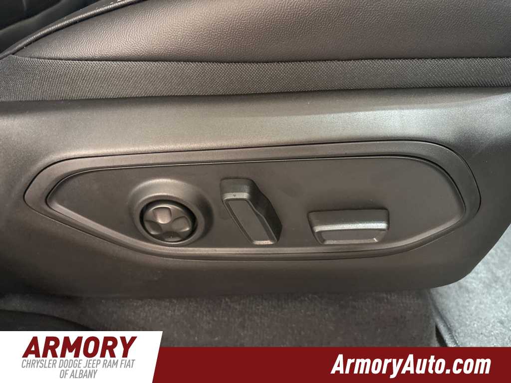 Thumbnail: 2025 Jeep Grand Cherokee - 40