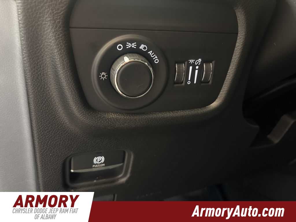 Thumbnail: 2026 Jeep Grand Cherokee - 11