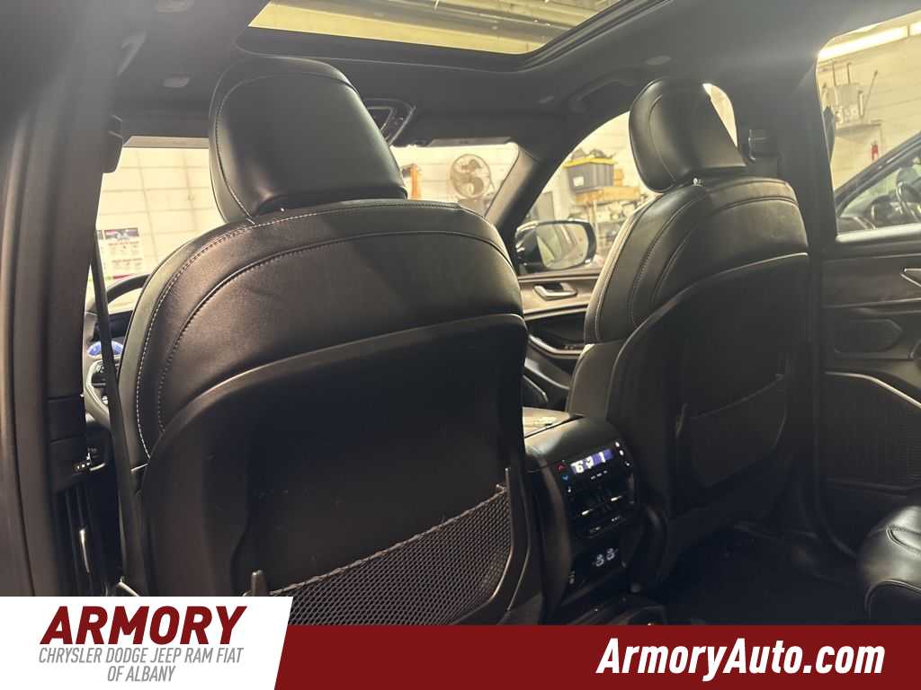 Thumbnail: 2023 Jeep Grand Cherokee L - 30