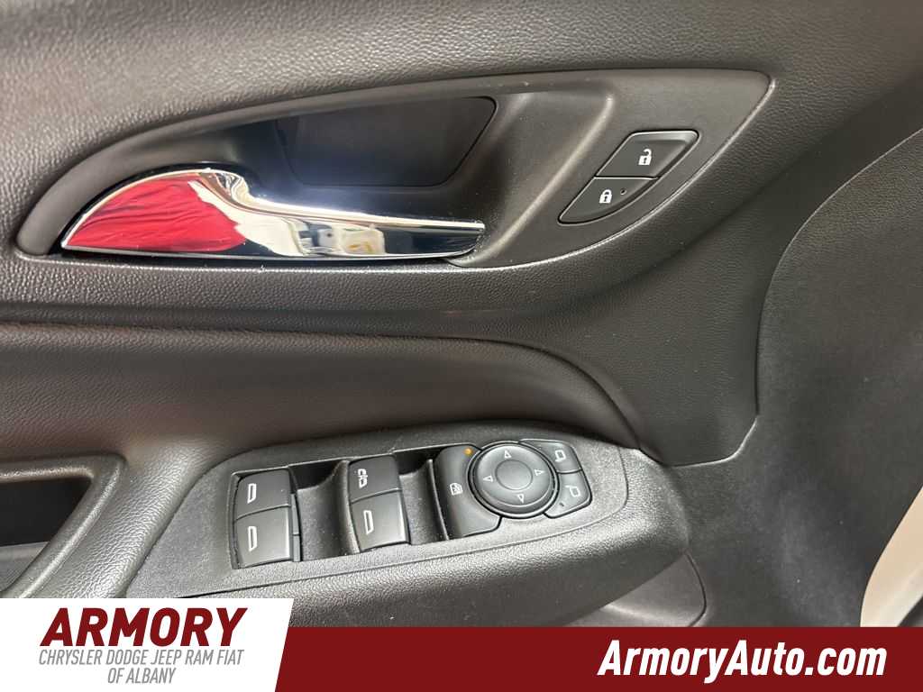 Thumbnail: 2022 Chevrolet Equinox - 7