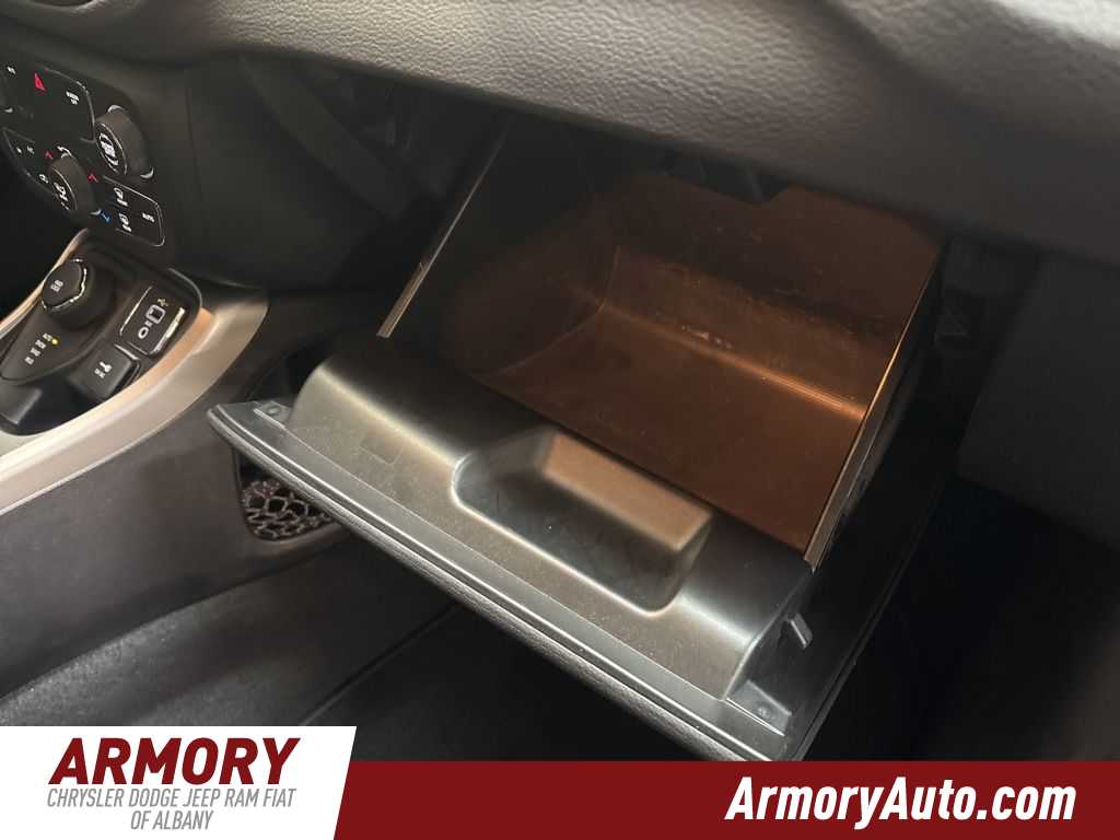 Thumbnail: 2020 Jeep Compass - 38