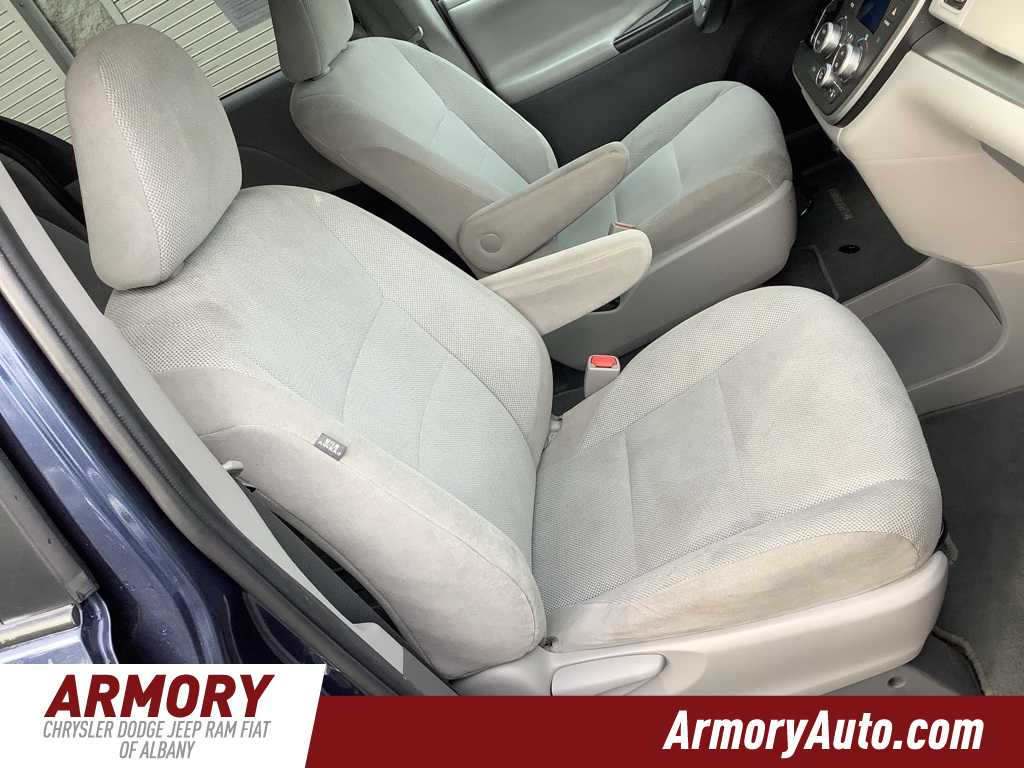 Thumbnail: 2020 Toyota Sienna - 35