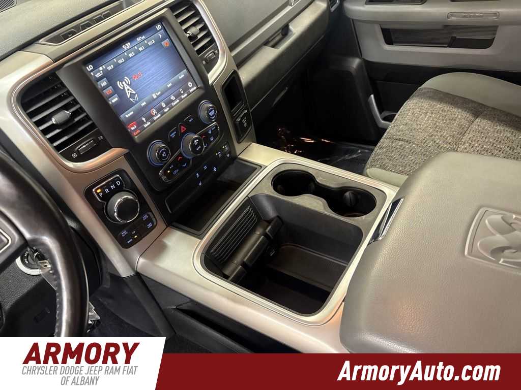 Thumbnail: 2019 RAM 1500 Classic - 16
