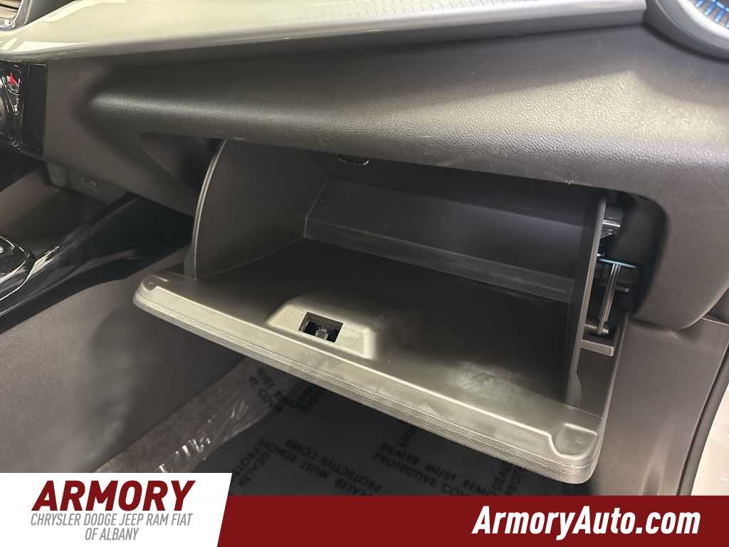 Thumbnail: 2025 Chevrolet Trax - 40