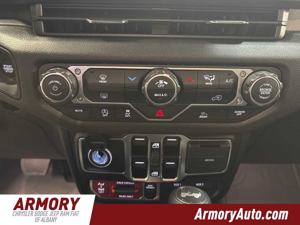 Thumbnail: 2025 Jeep Wrangler - 17