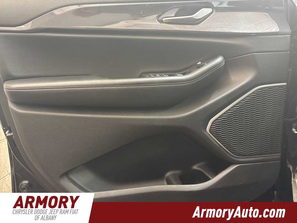 Thumbnail: 2022 Jeep Grand Cherokee - 7