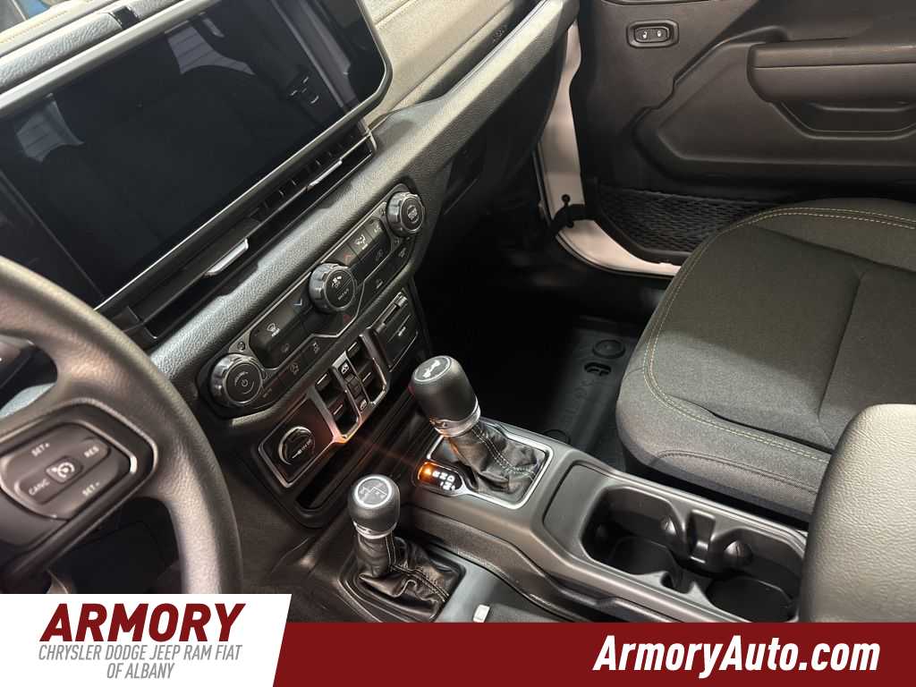 Thumbnail: 2026 Jeep Wrangler - 15