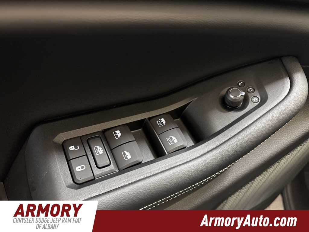 Thumbnail: 2025 Jeep Grand Cherokee - 8