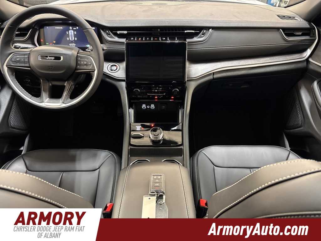 Thumbnail: 2025 Jeep Grand Cherokee - 33