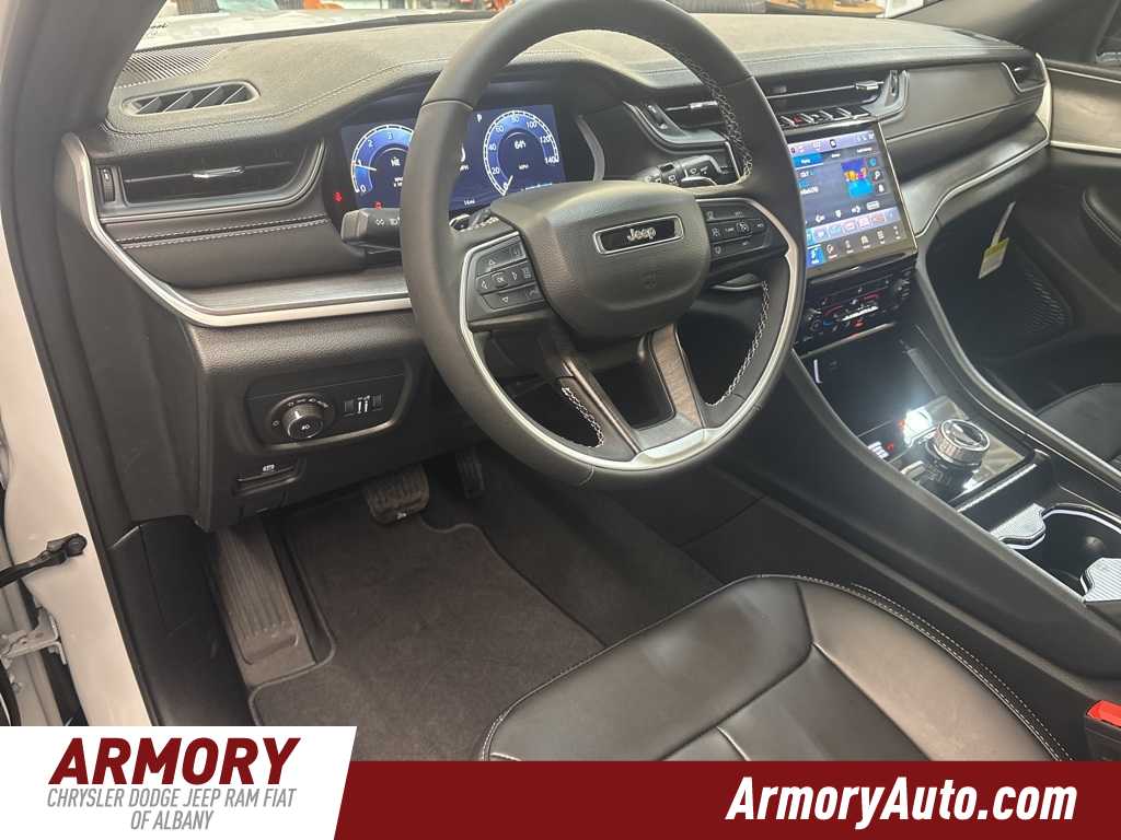 Thumbnail: 2025 Jeep Grand Cherokee - 9