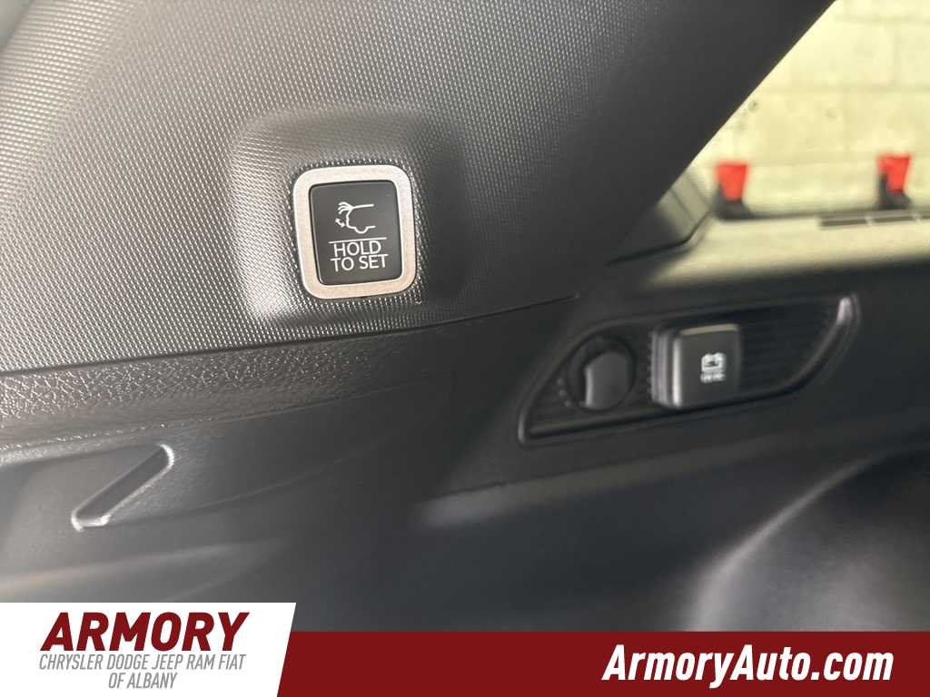 Thumbnail: 2025 Jeep Grand Cherokee - 28