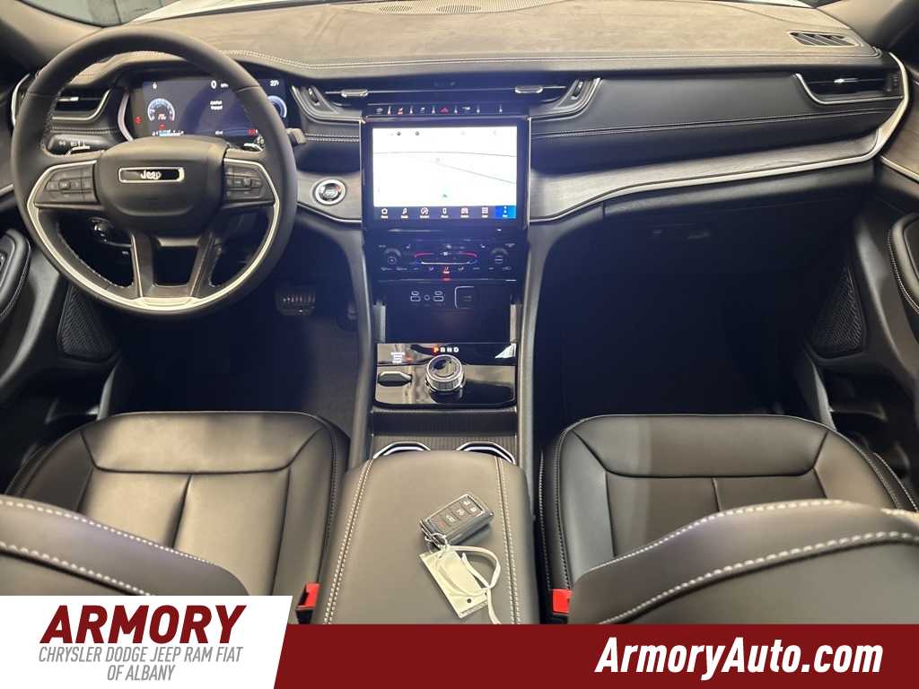 Thumbnail: 2025 Jeep Grand Cherokee - 36