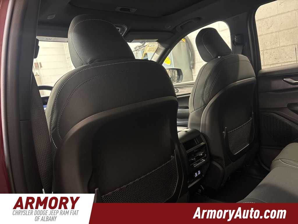 Thumbnail: 2025 Jeep Grand Cherokee - 25