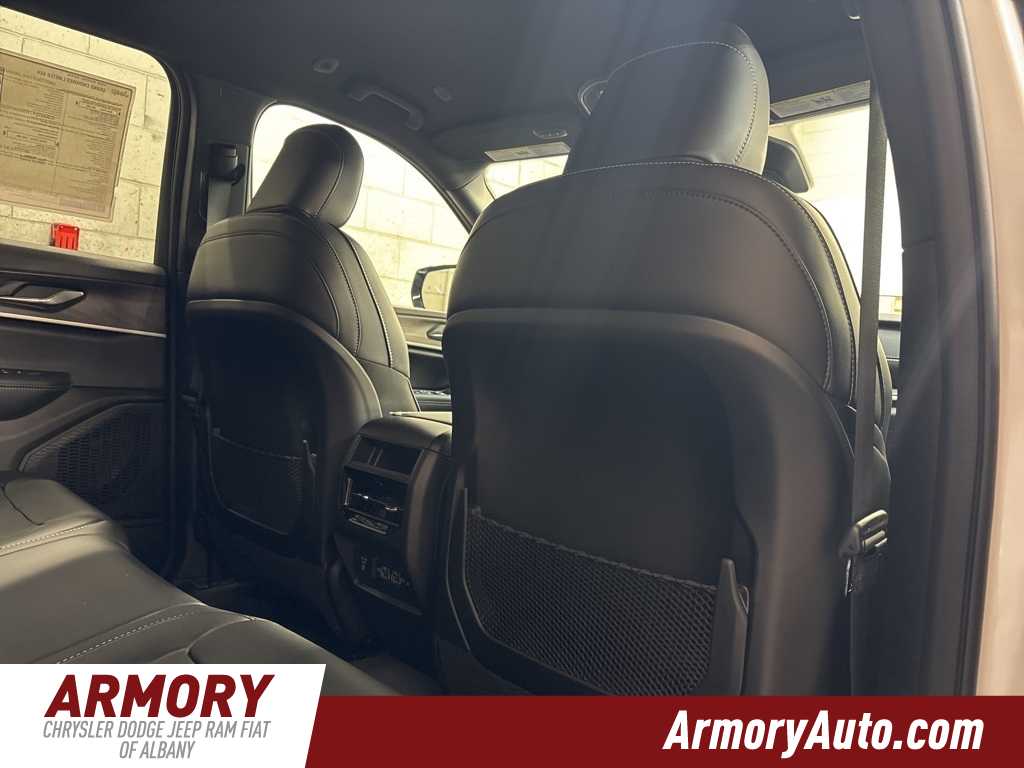 Thumbnail: 2025 Jeep Grand Cherokee - 27