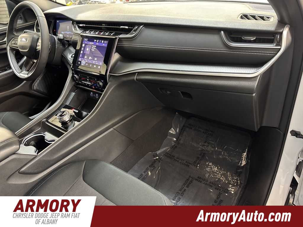 Thumbnail: 2025 Jeep Grand Cherokee - 42