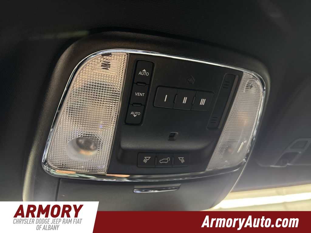 Thumbnail: 2021 Jeep Grand Cherokee - 23