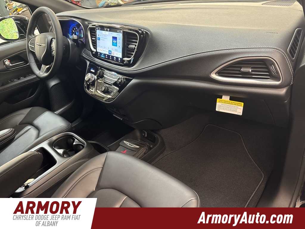 Thumbnail: 2026 Chrysler Pacifica - 42