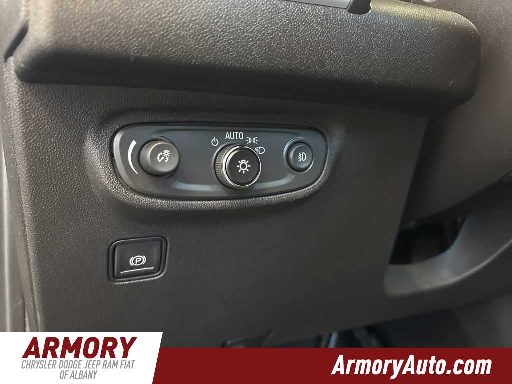 Thumbnail: 2020 GMC Terrain - 11