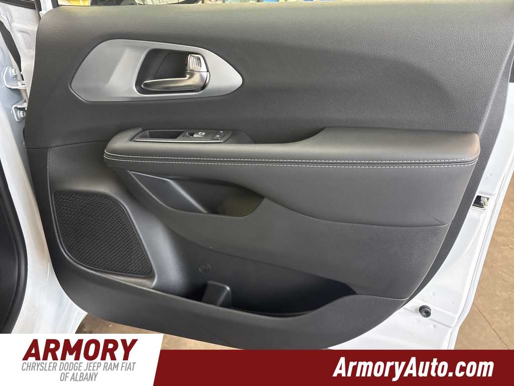 Thumbnail: 2026 Chrysler Pacifica - 41