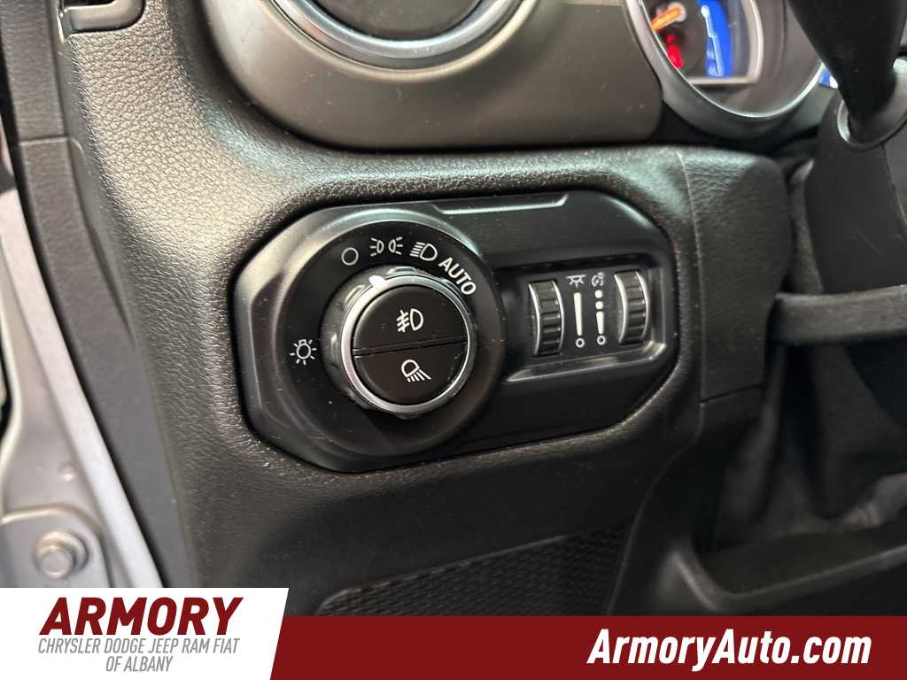 Thumbnail: 2020 Jeep Gladiator - 10