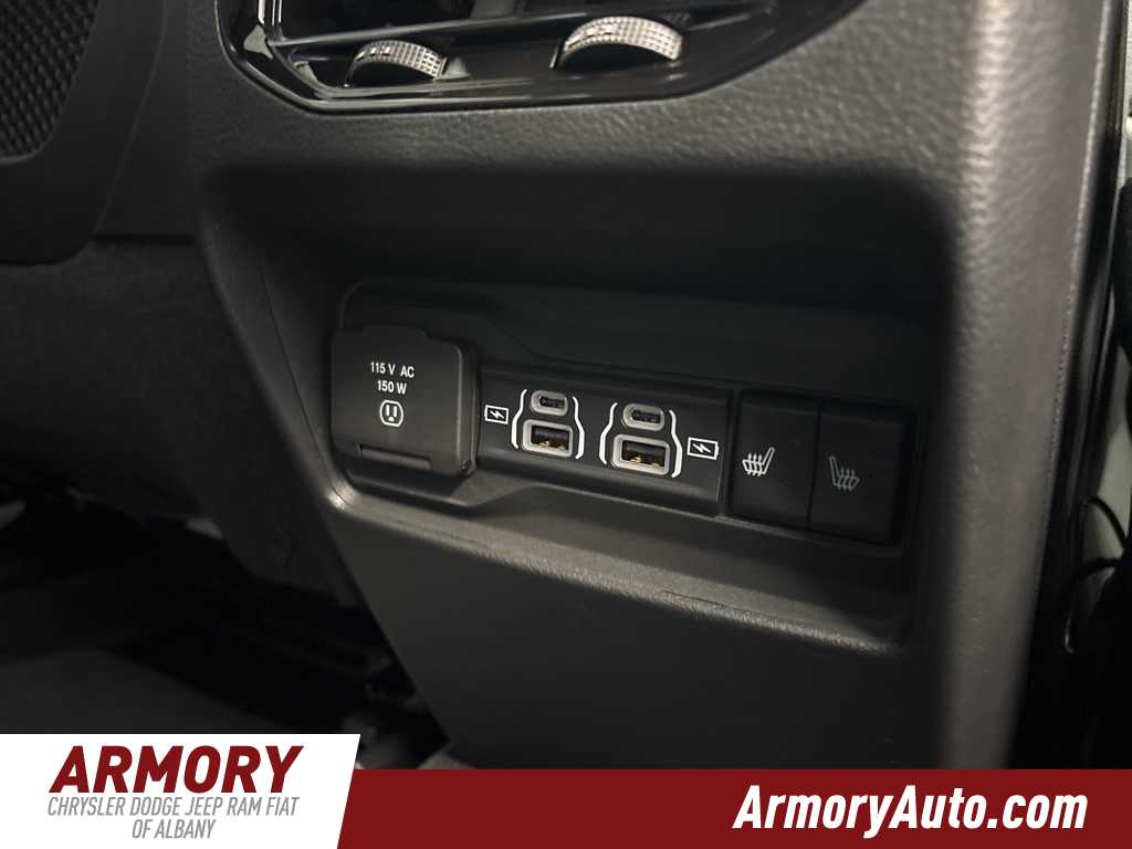 Thumbnail: 2025 Jeep Grand Cherokee - 34