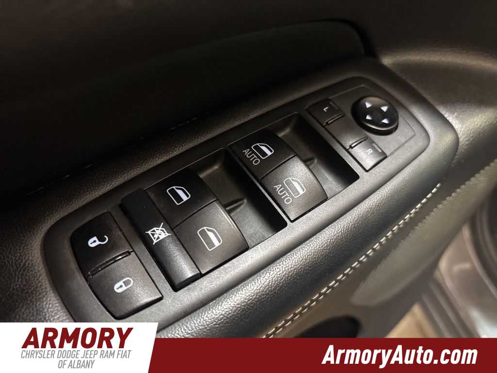 Thumbnail: 2021 Jeep Grand Cherokee - 8