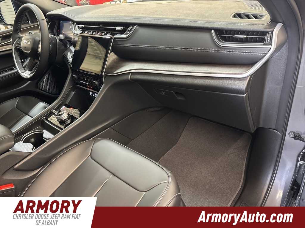 Thumbnail: 2025 Jeep Grand Cherokee - 37