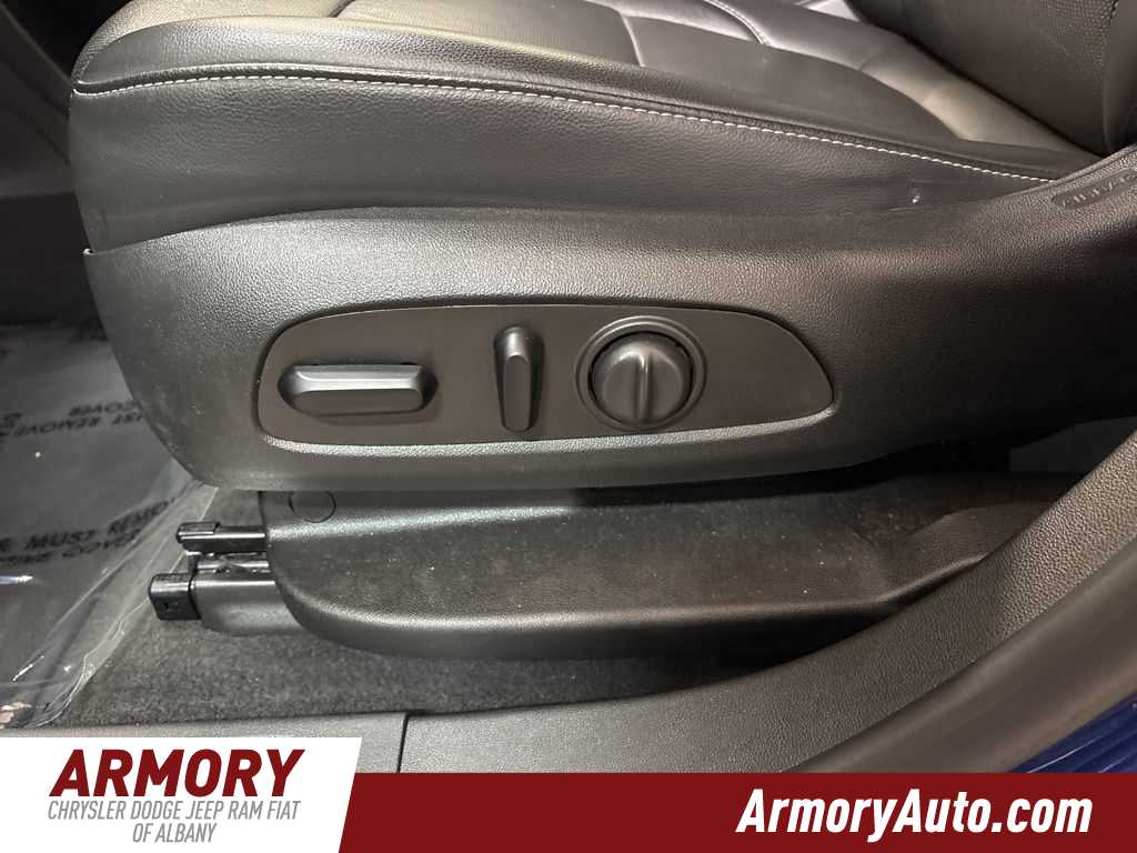 Thumbnail: 2023 GMC Acadia - 15