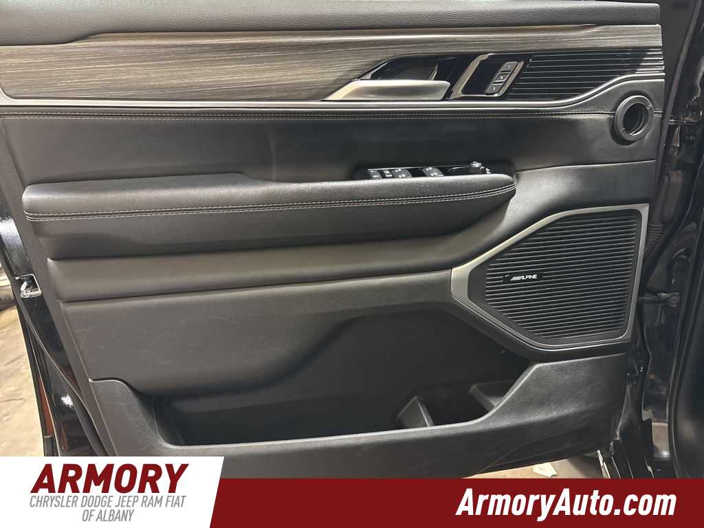 Thumbnail: 2024 Jeep Wagoneer - 7