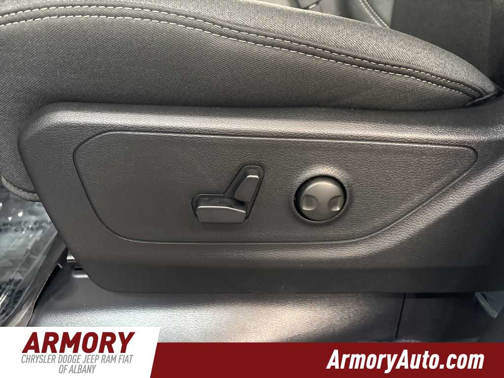 Thumbnail: 2026 RAM 1500 - 13