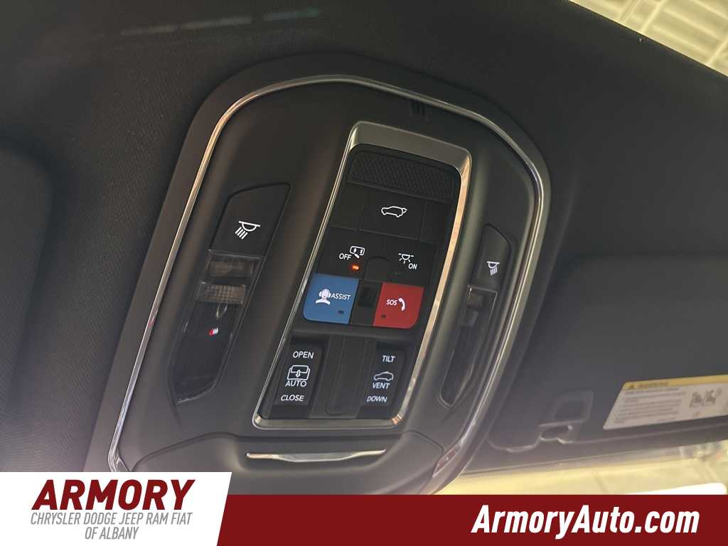 Thumbnail: 2025 Jeep Grand Cherokee - 21