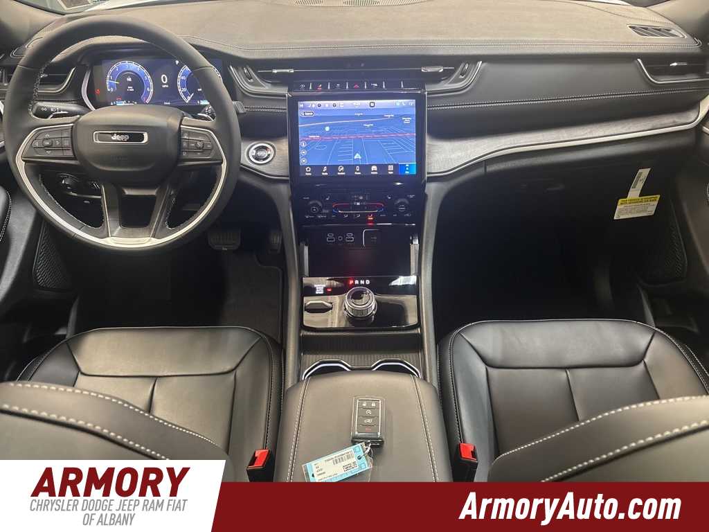 Thumbnail: 2025 Jeep Grand Cherokee - 38