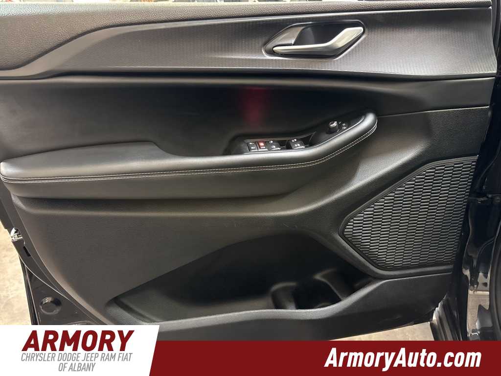 Thumbnail: 2023 Jeep Grand Cherokee L - 7