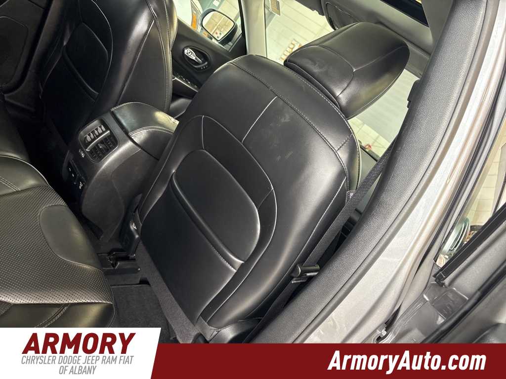 Thumbnail: 2019 Jeep Cherokee - 35