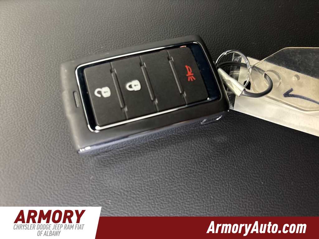 Thumbnail: 2025 Jeep Grand Cherokee - 16