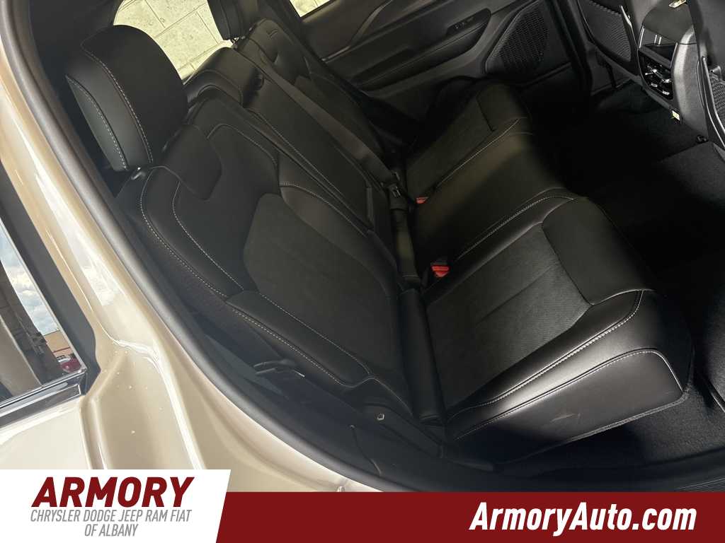 Thumbnail: 2025 Jeep Grand Cherokee - 29